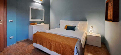 Room in Via Francesco Furini, Firenze for 55 m² with 2 bedrooms