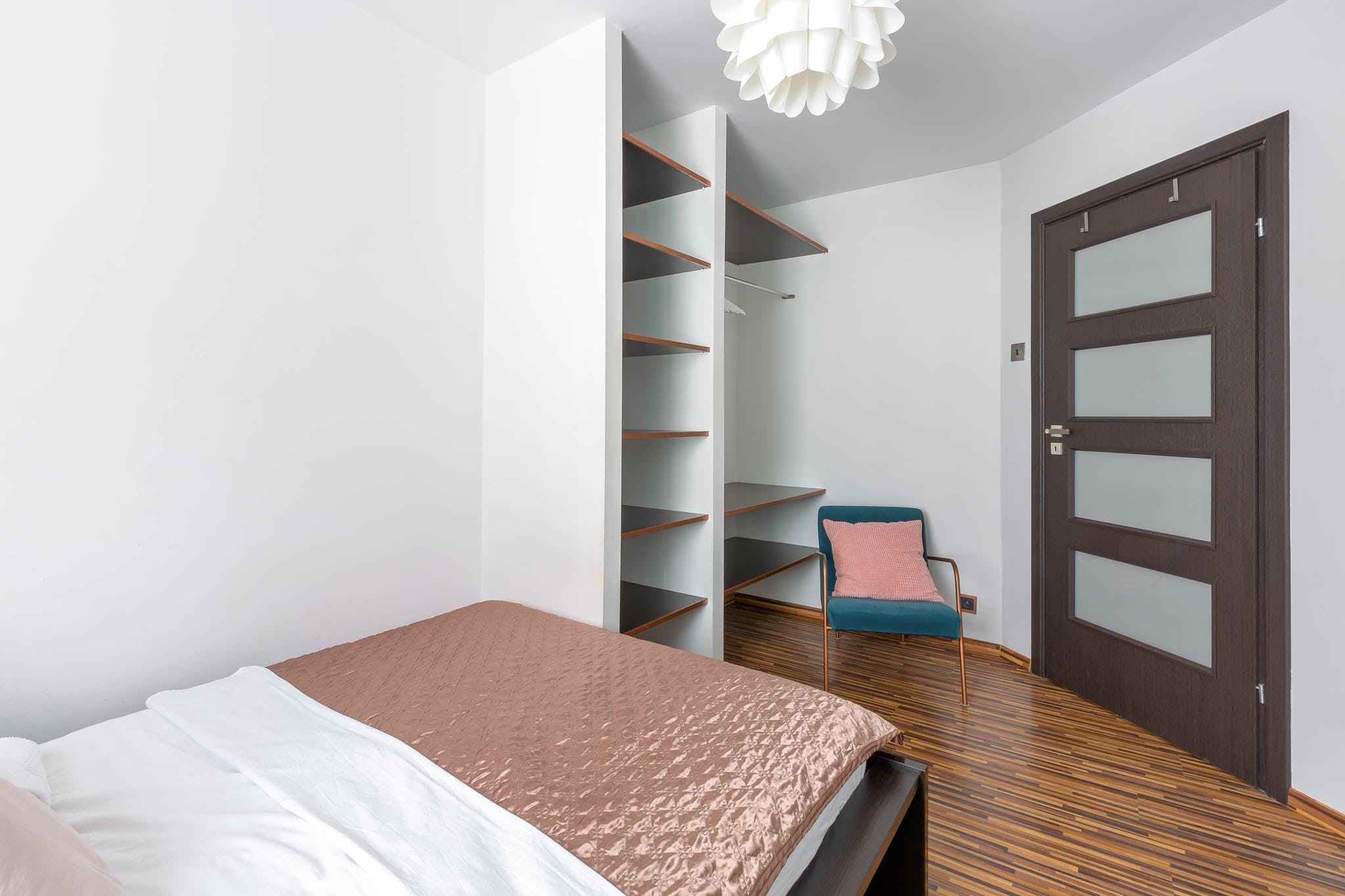  The Medium One Room  -  Stylish near the Market Square Apartment  - Gallery -  5