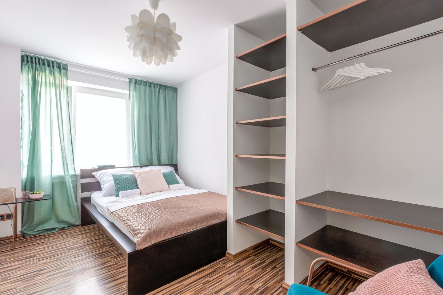 The Medium One Room  -  Stylish near the Market Square Apartment  - Gallery -  7