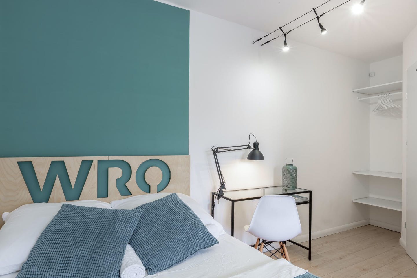  The Large One  -  Stylish near the Market Square Apartment  - Gallery -  12