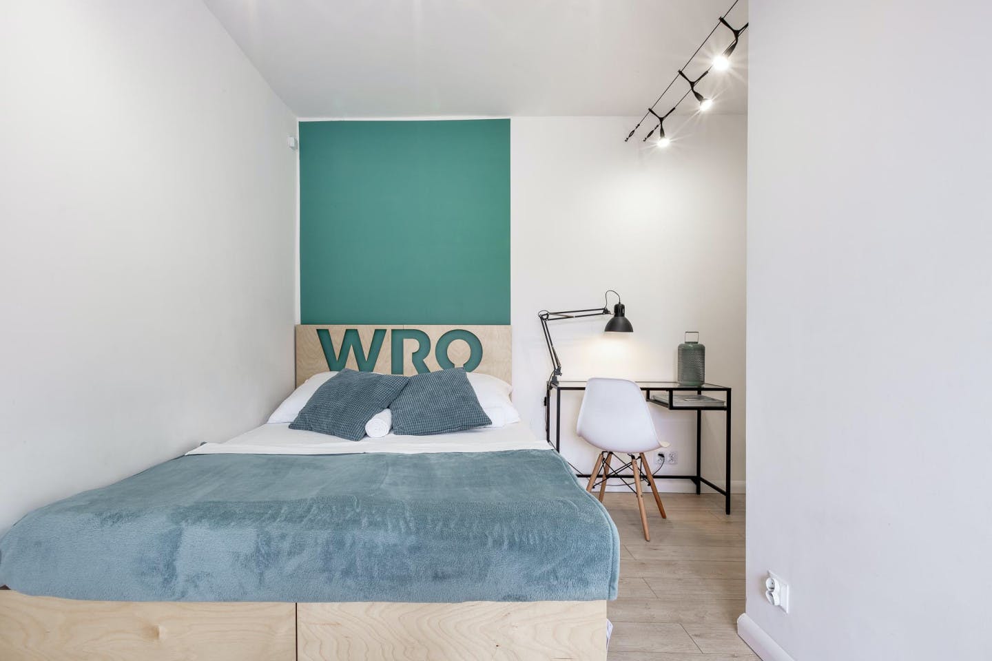  The Large One  -  Stylish near the Market Square Apartment  - Gallery -  13