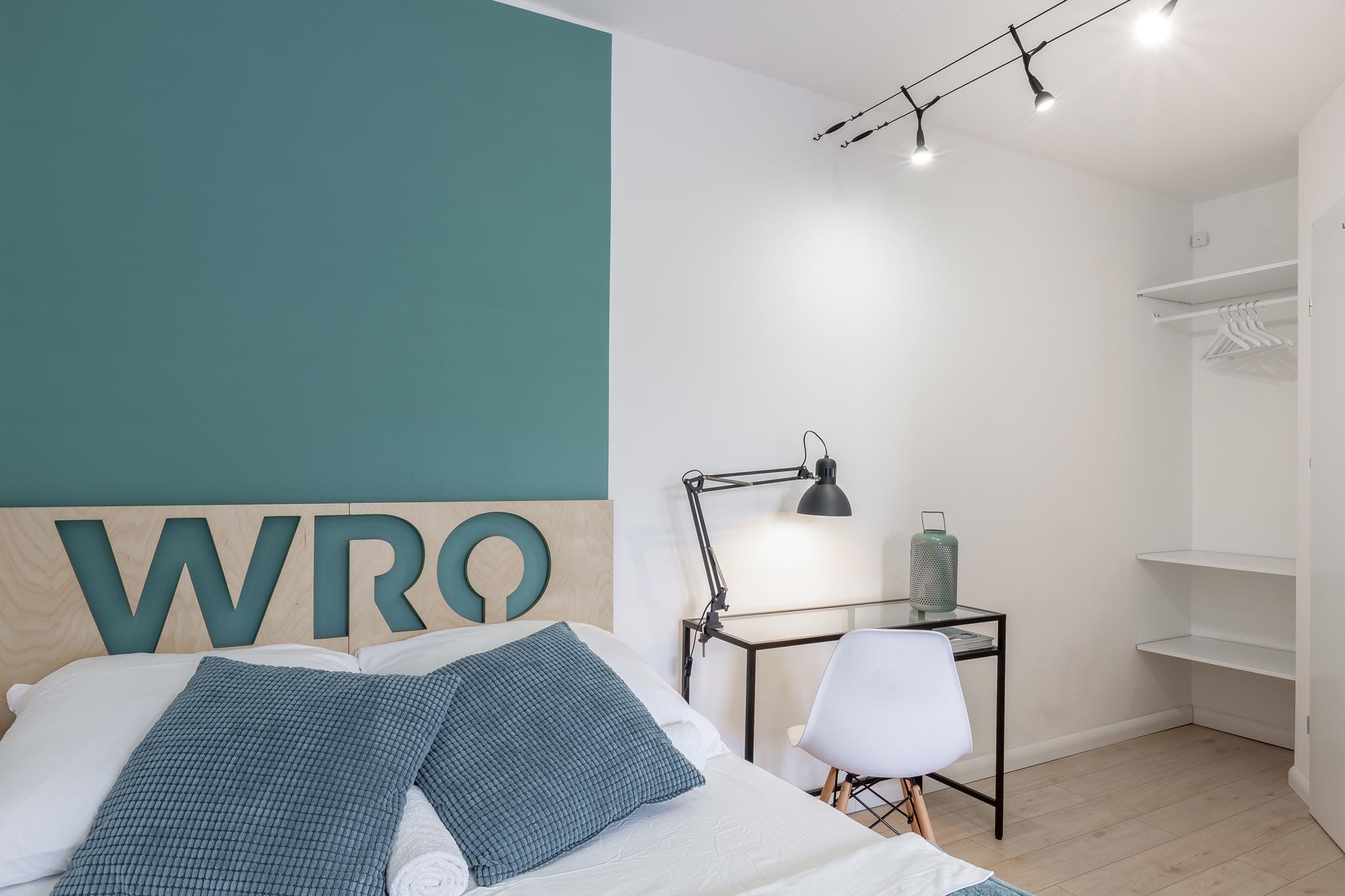  The Large One  -  Stylish near the Market Square Apartment  - Gallery -  4