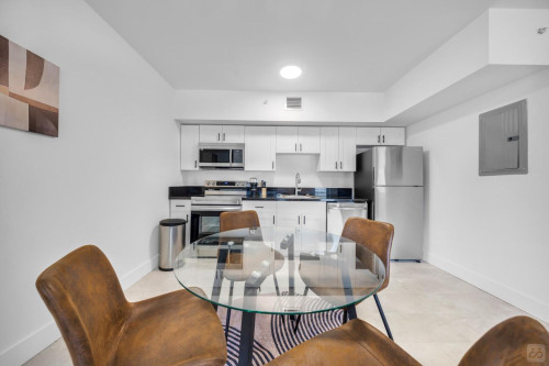 NorthWest 59th Home - Gallery - 8