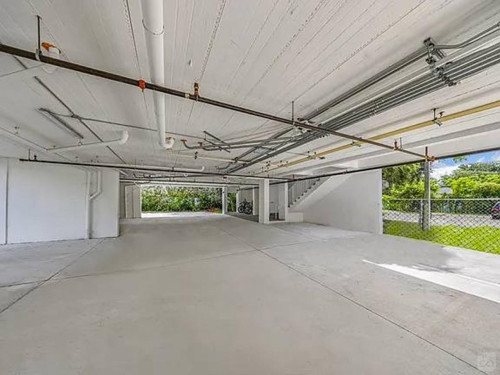 NorthWest 59th Home - Gallery - 16