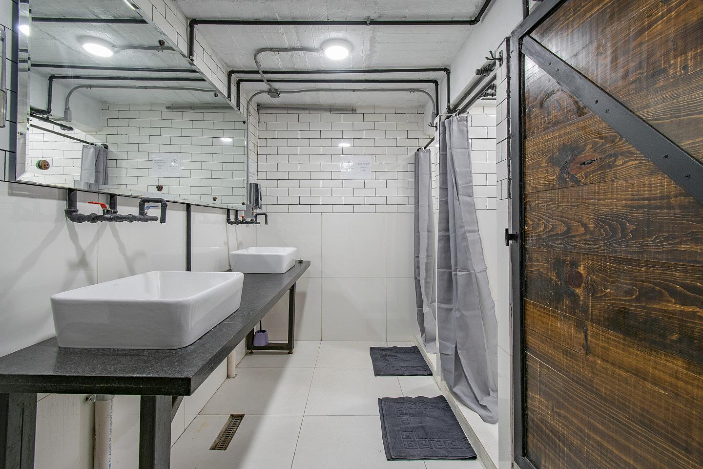  Private Deluxe Single Room  -  Industrial Designed Building w/ Coworking + Rooftop Deck  - Gallery -  34