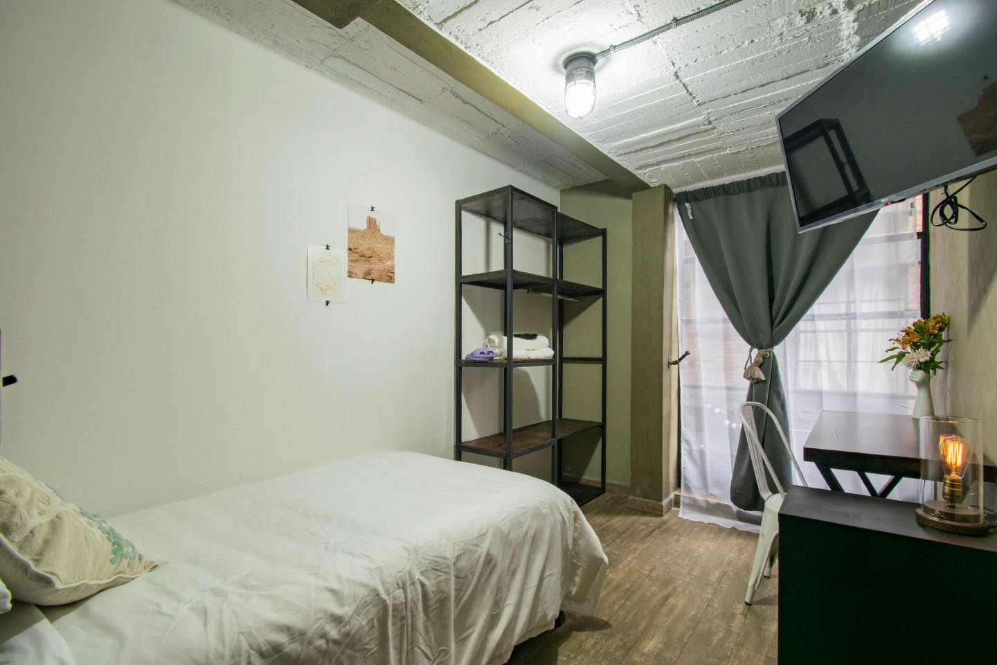  Private Deluxe Single Room  -  Industrial Designed Building w/ Coworking + Rooftop Deck  - Gallery -  5