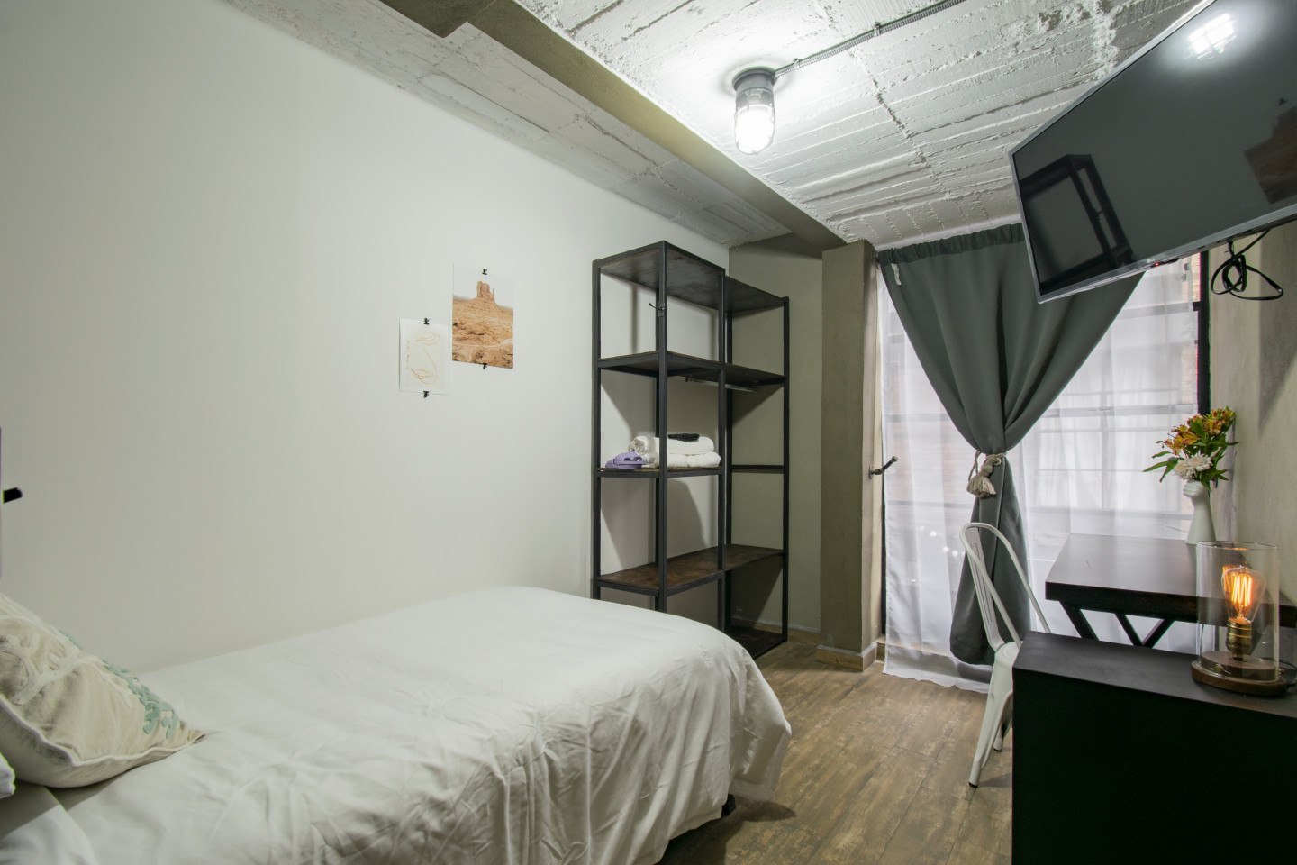  Private Deluxe Single Room  -  Industrial Designed Building w/ Coworking + Rooftop Deck  - Gallery -  14