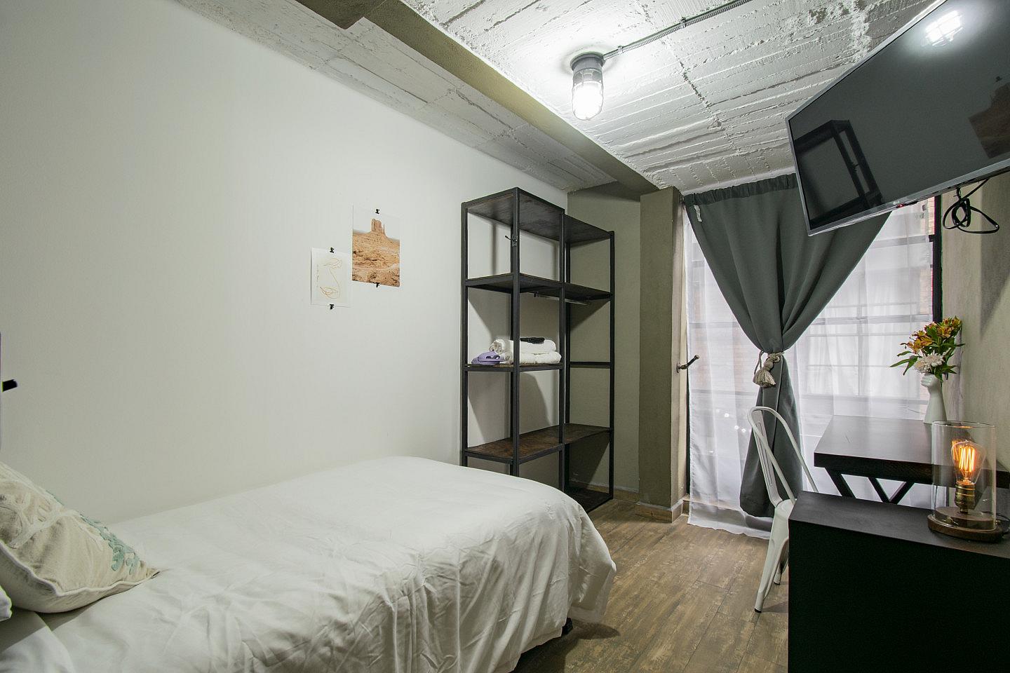  Private Deluxe Single Room  -  Industrial Designed Building w/ Coworking + Rooftop Deck  - Gallery -  32
