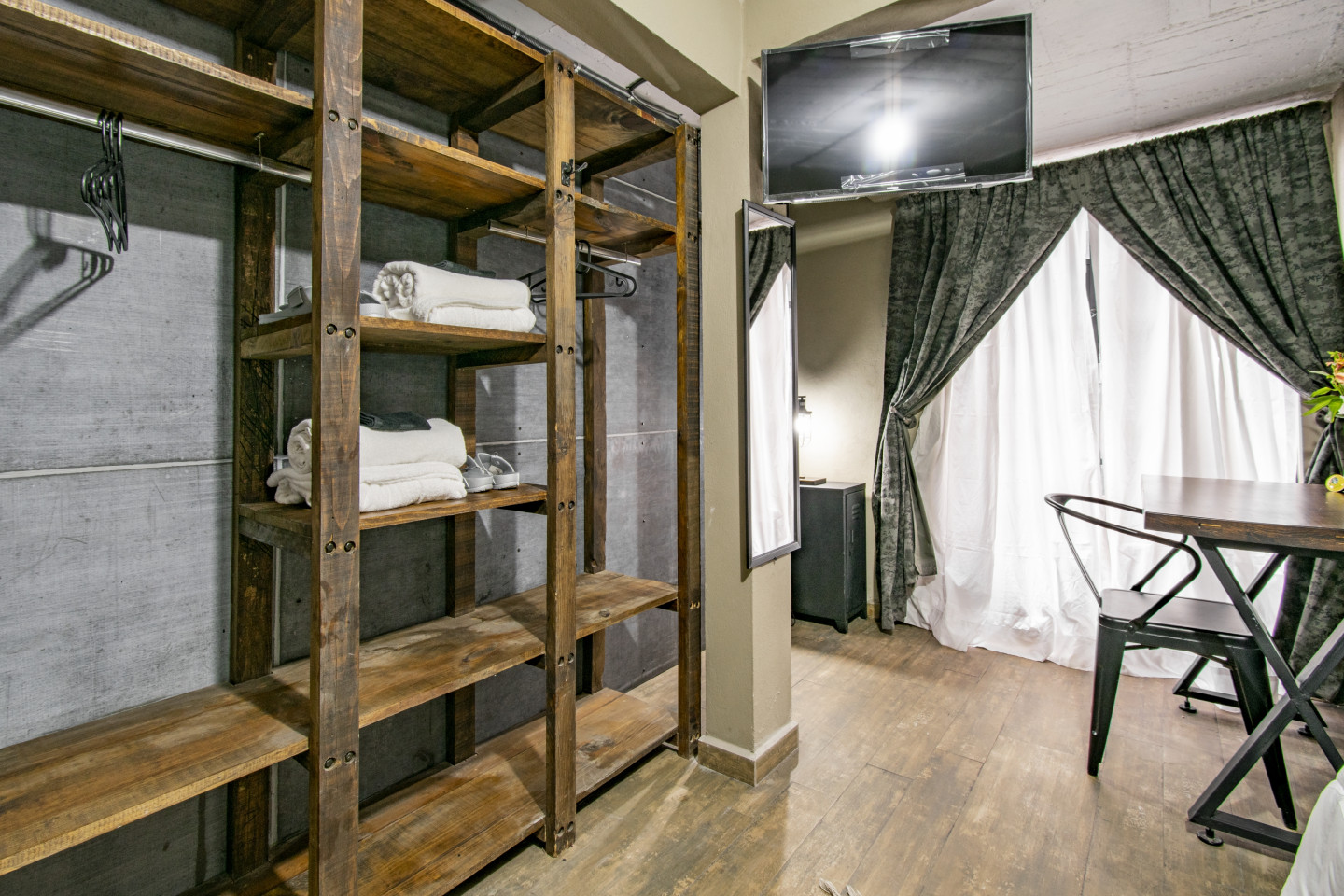  Private Single Room  -  Industrial Designed Building w/ Coworking + Rooftop Deck  - Gallery -  13