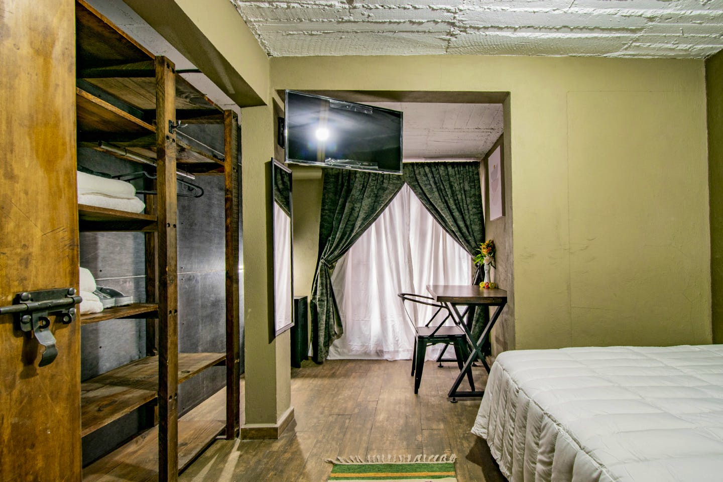  Private Single Room  -  Industrial Designed Building w/ Coworking + Rooftop Deck  - Gallery -  2