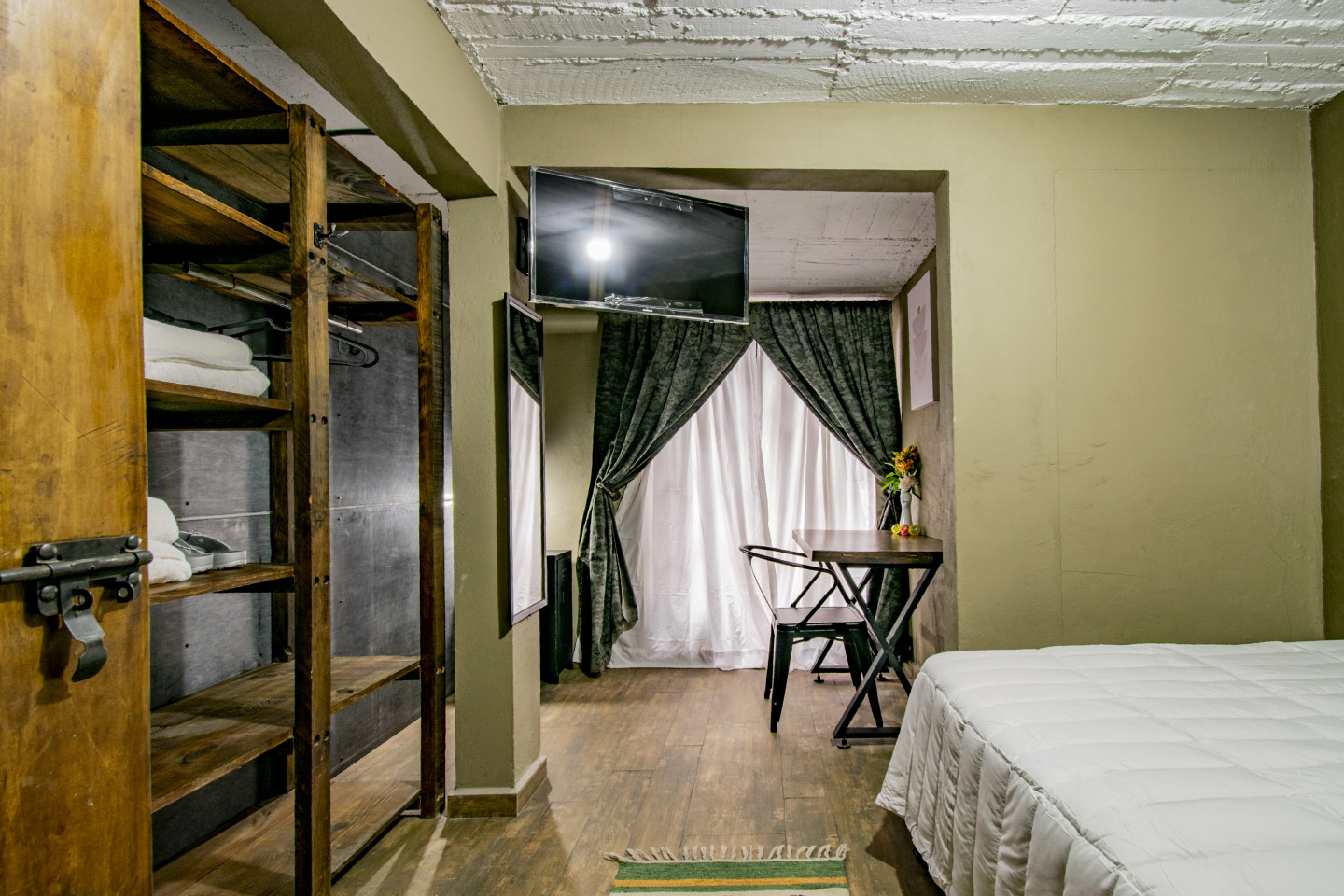  Private Single Room  -  Industrial Designed Building w/ Coworking + Rooftop Deck  - Gallery -  11