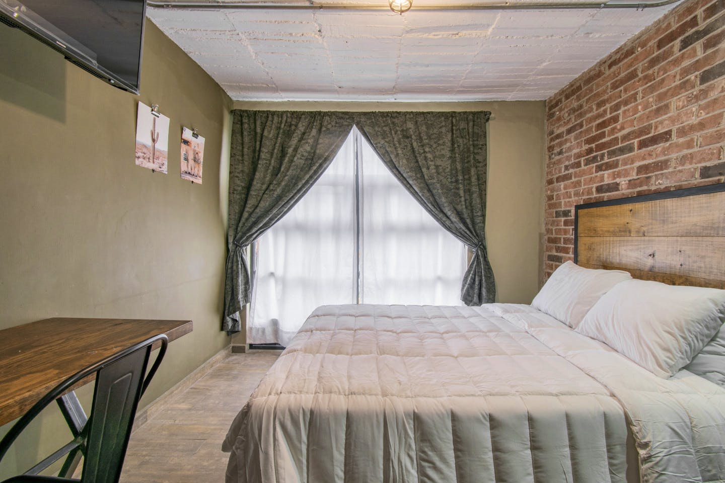  Private Full Room  -  Industrial Designed Building w/ Coworking + Rooftop Deck  - Gallery -  5