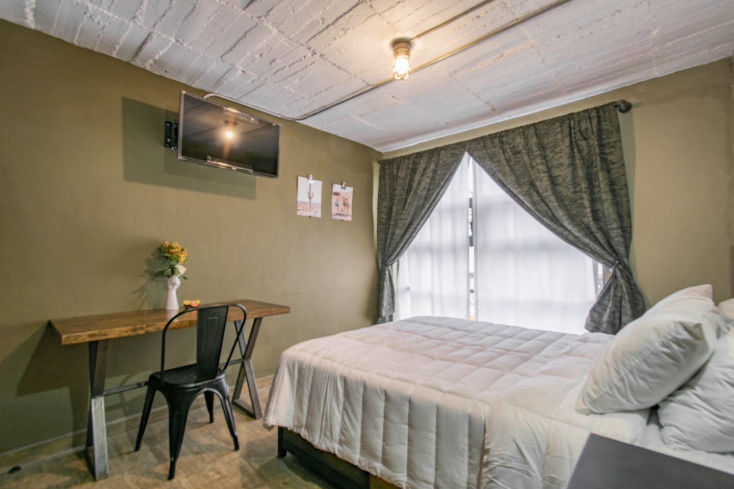  Private Full Room  -  Industrial Designed Building w/ Coworking + Rooftop Deck  - Gallery -  4