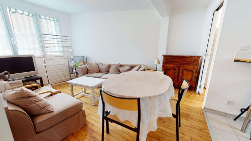 Room in Rue François Bruneau, Nantes for 60 m² with 3 bedrooms