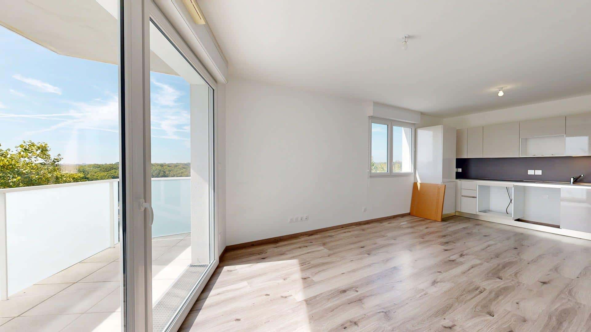 Apartment In Avenue Marie-Antoinette Tonnelat, Nantes For 59 M² With 2 Bedrooms - 1