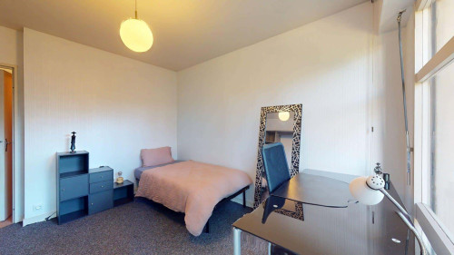 Room in Square de Sétubal, Rennes for 80 m² with 3 bedrooms