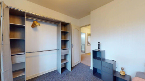 Room in Square de Sétubal, Rennes for 80 m² with 3 bedrooms