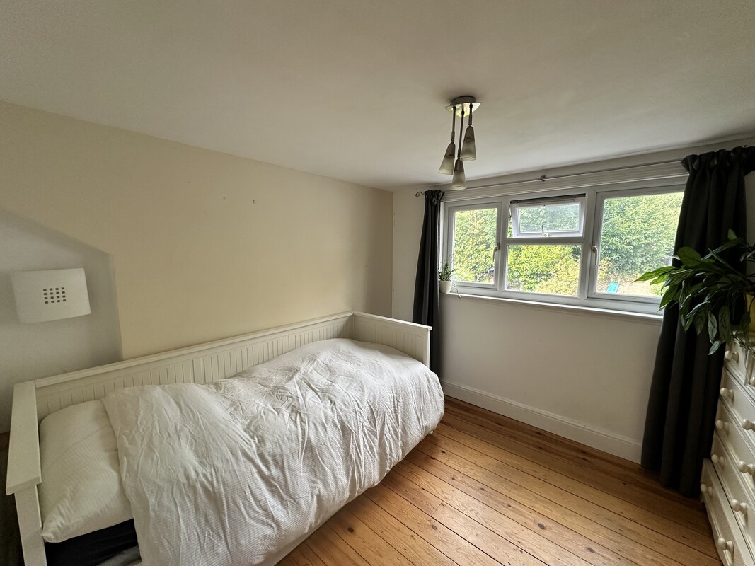 Small Double Room, Bed Can Be Extended To Double Bed, Private Toilet And Sink, Shared Shower (Full R - 1