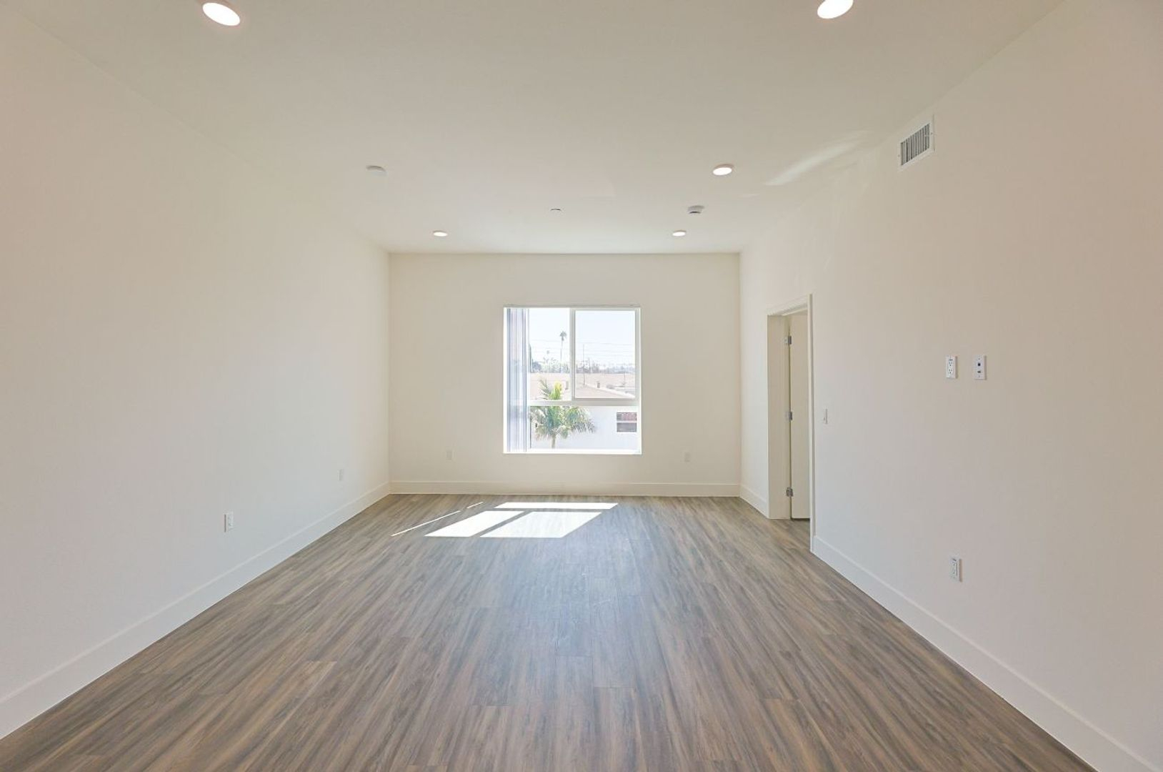 3 Bed 2 Bath Type A (201, 301, 401) - 2