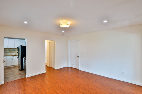 141 N New Hampshire Ave - Communal Area