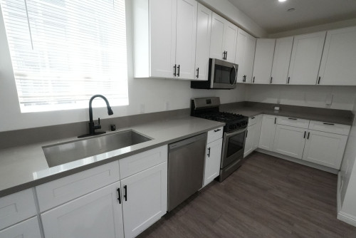 668 W 28th St - Gallery - 6