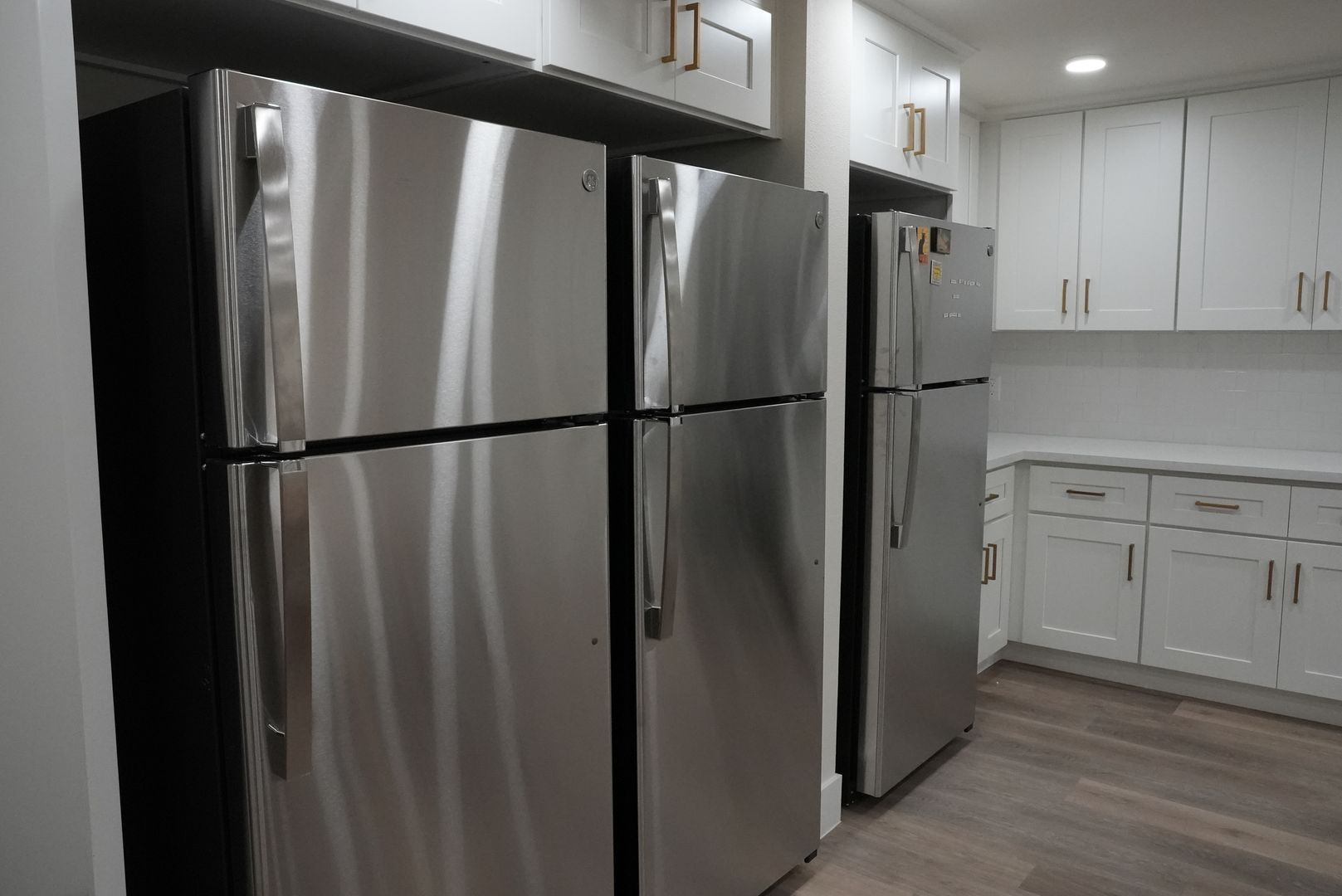 1352 W 29th St - Rooms