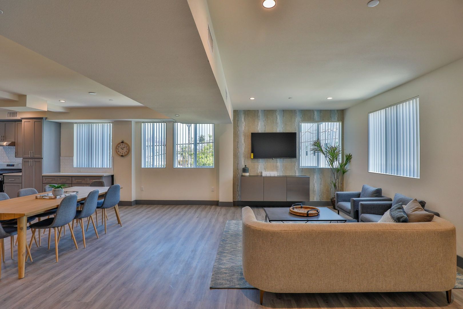 Unit 4 (8-Bedroom Flat) - 1