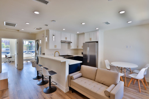1118 W 37th Dr - Gallery - 2