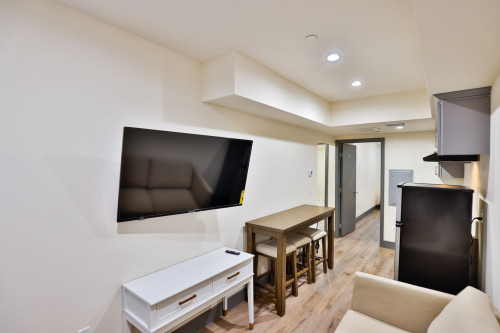 1180 W 37th Pl - Communal Area