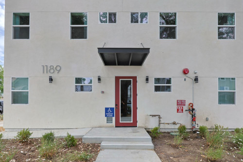 1189 W 37th Pl