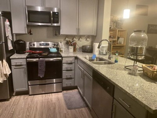 Safe, cozy, clean Charleston room