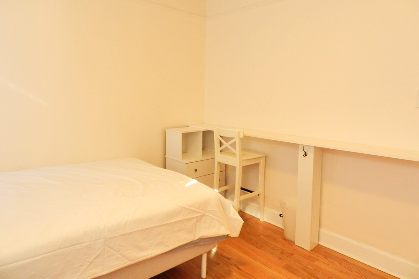 Room B - Cozy Style Townhouse Home - Gallery - 13