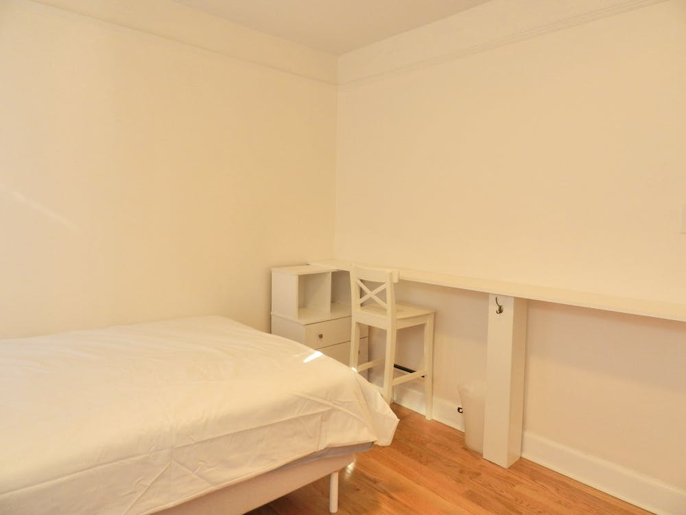 Room B - Cozy Style Townhouse Home - Gallery - 9