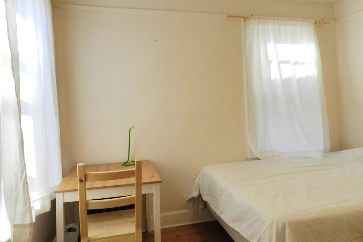 Room C - Cozy Style Townhouse Home - Gallery - 2