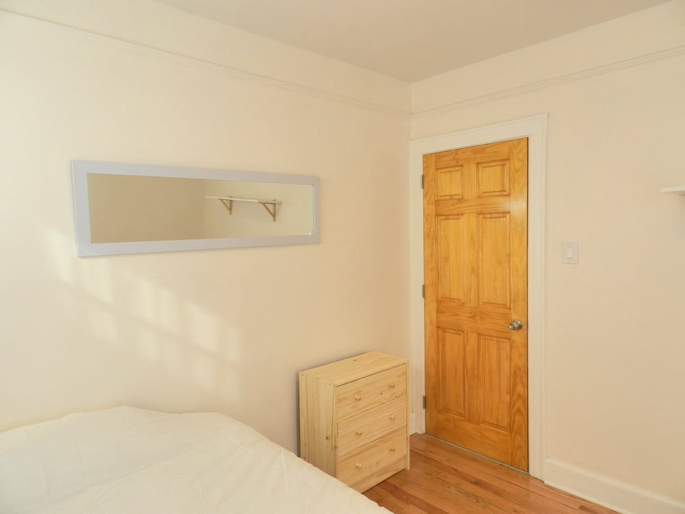 Room C - Cozy Style Townhouse Home - Gallery - 11