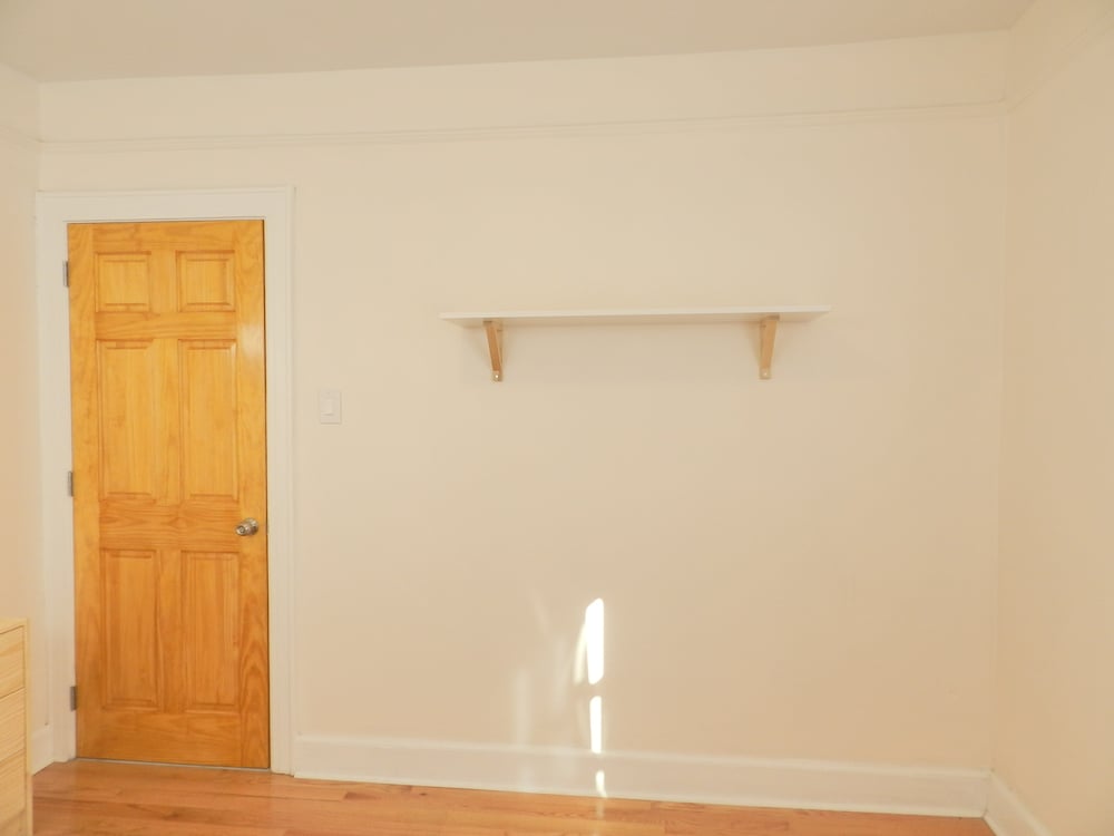 Room C - Cozy Style Townhouse Home - Gallery - 16