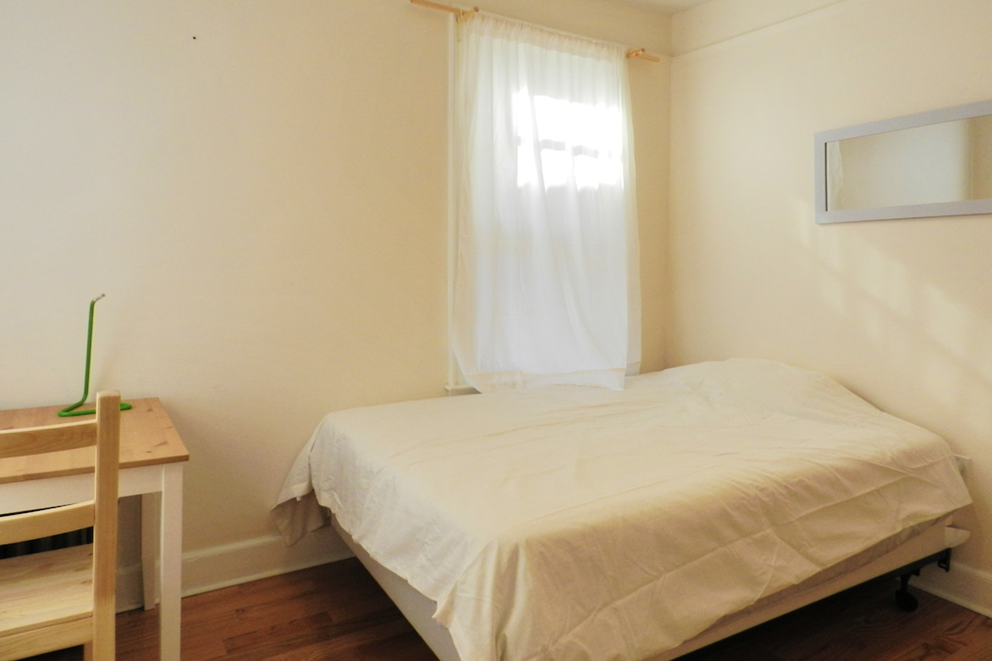 Room C - Cozy Style Townhouse Home - Gallery - 13