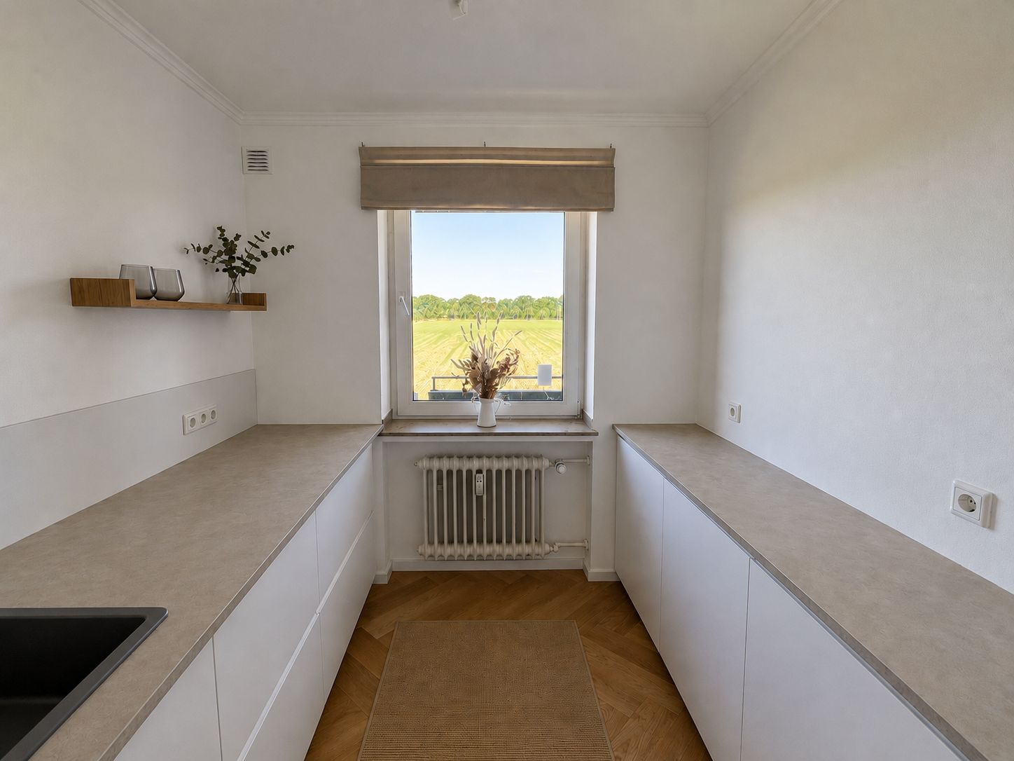 Quiet Apartment With Green Views - 10