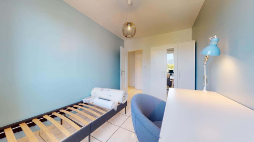 Room in Rue Marius Riollet, Grenoble for 90 m² with 4 bedrooms