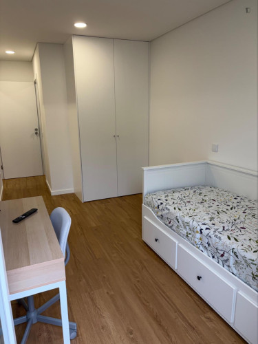 Irresistible Studio with a balcony close to University of Coimbra - Gallery - 12