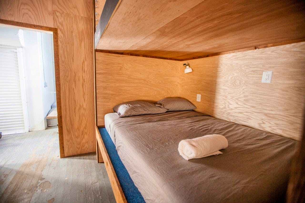 Bed In A 20-Bed Mixed Gender Room - 38