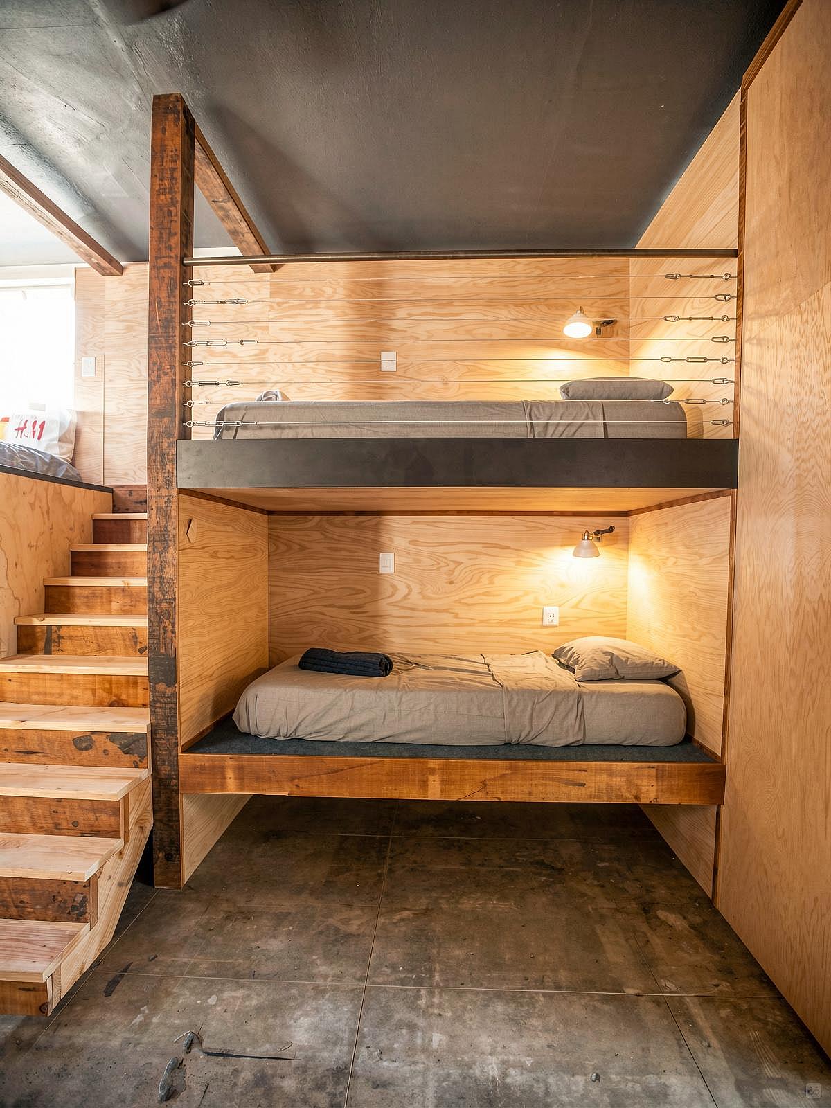 Bed In A 20-Bed Mixed Gender Room - 1