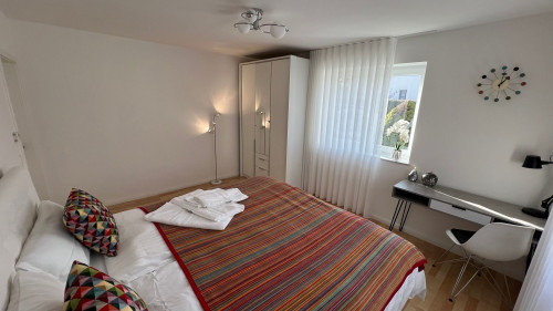 Spacious Holiday Apartment in Dresden-Altfranken – Quiet Location and Perfect Connections