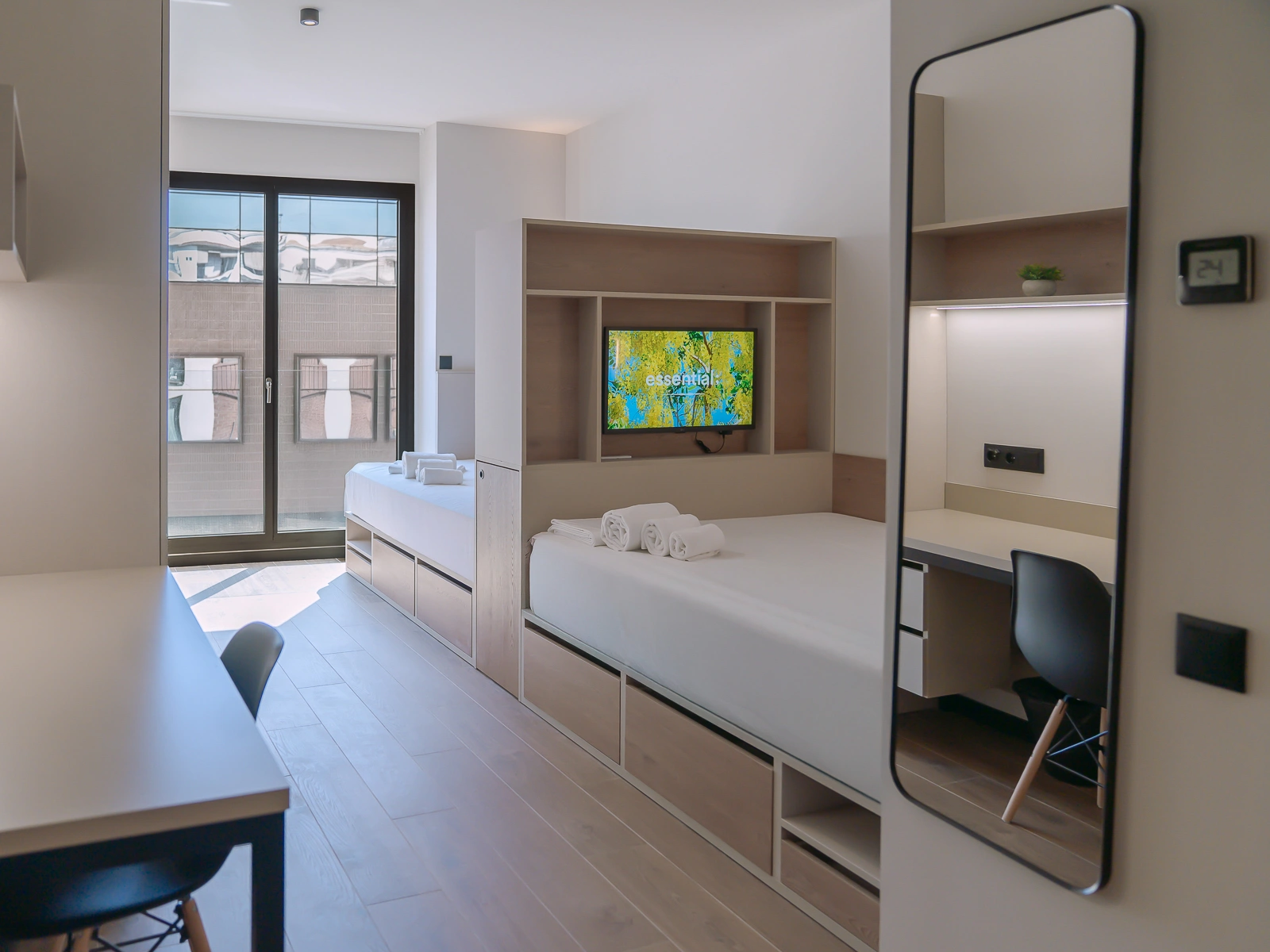 Double Bed In Shared Studio - 2