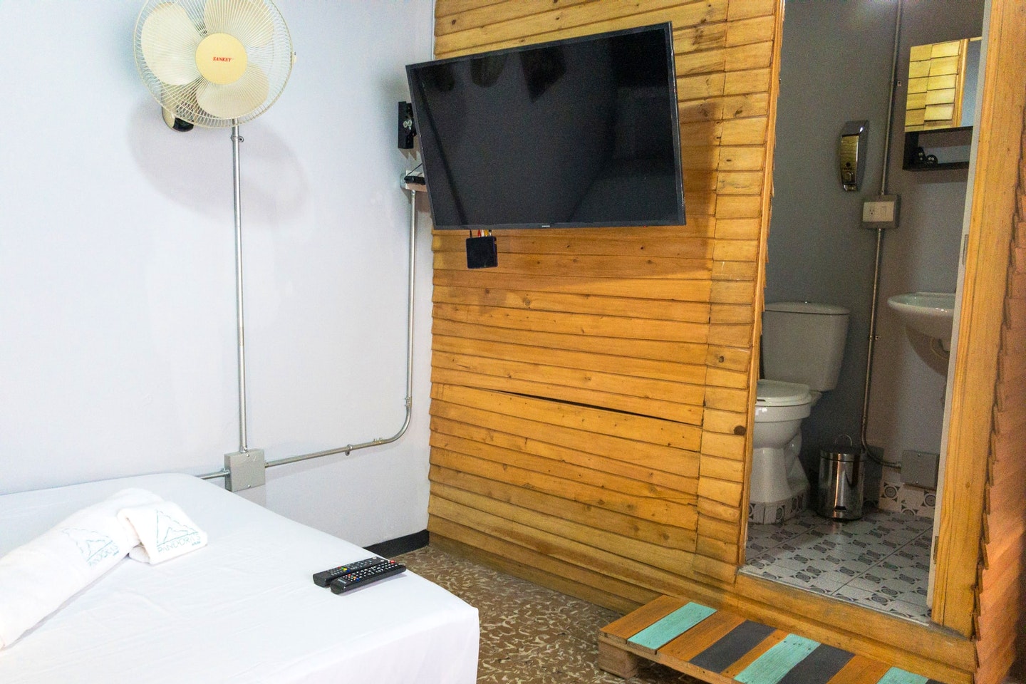  Débora Arango  -  Spacious Coliving for Digital Nomads with Scenic Views in top location Envigadio  - Gallery -  8