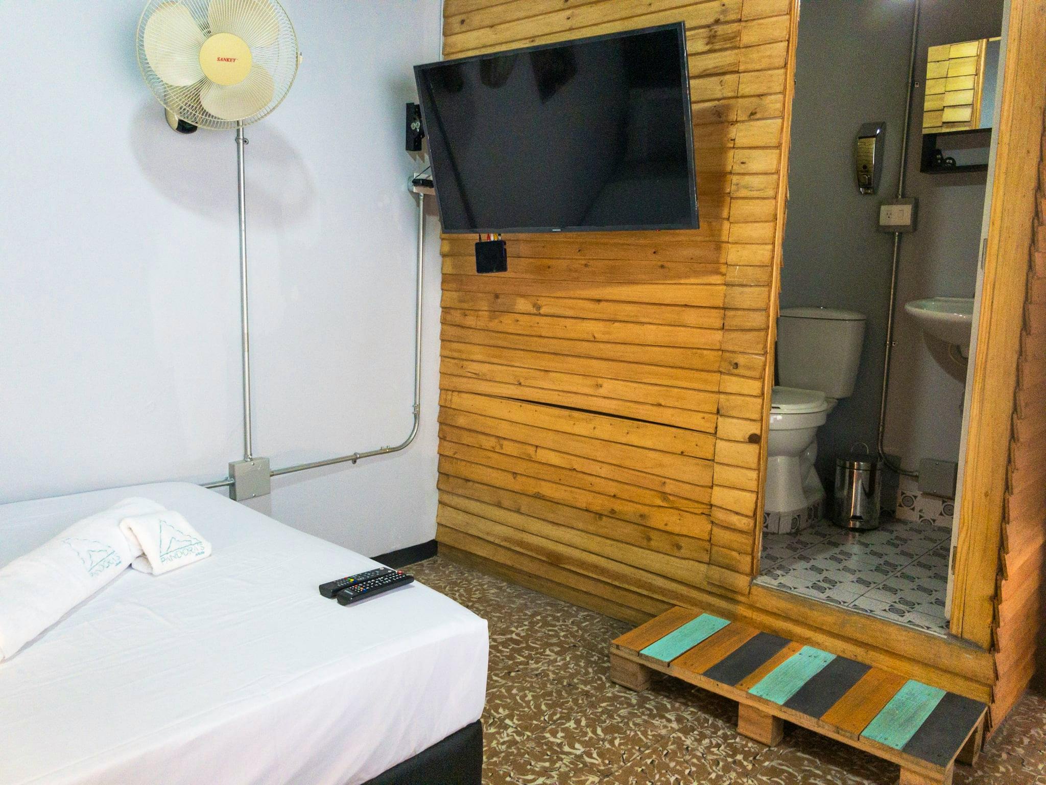  Débora Arango  -  Spacious Coliving for Digital Nomads with Scenic Views in top location Envigadio  - Gallery -  26