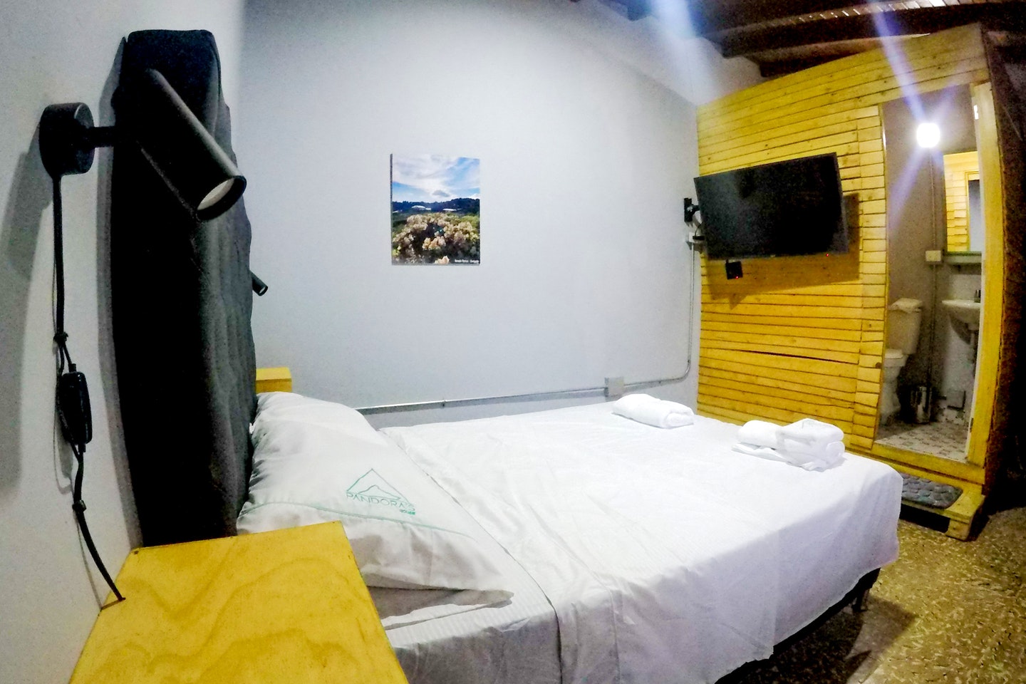  Débora Arango  -  Spacious Coliving for Digital Nomads with Scenic Views in top location Envigadio  - Gallery -  1
