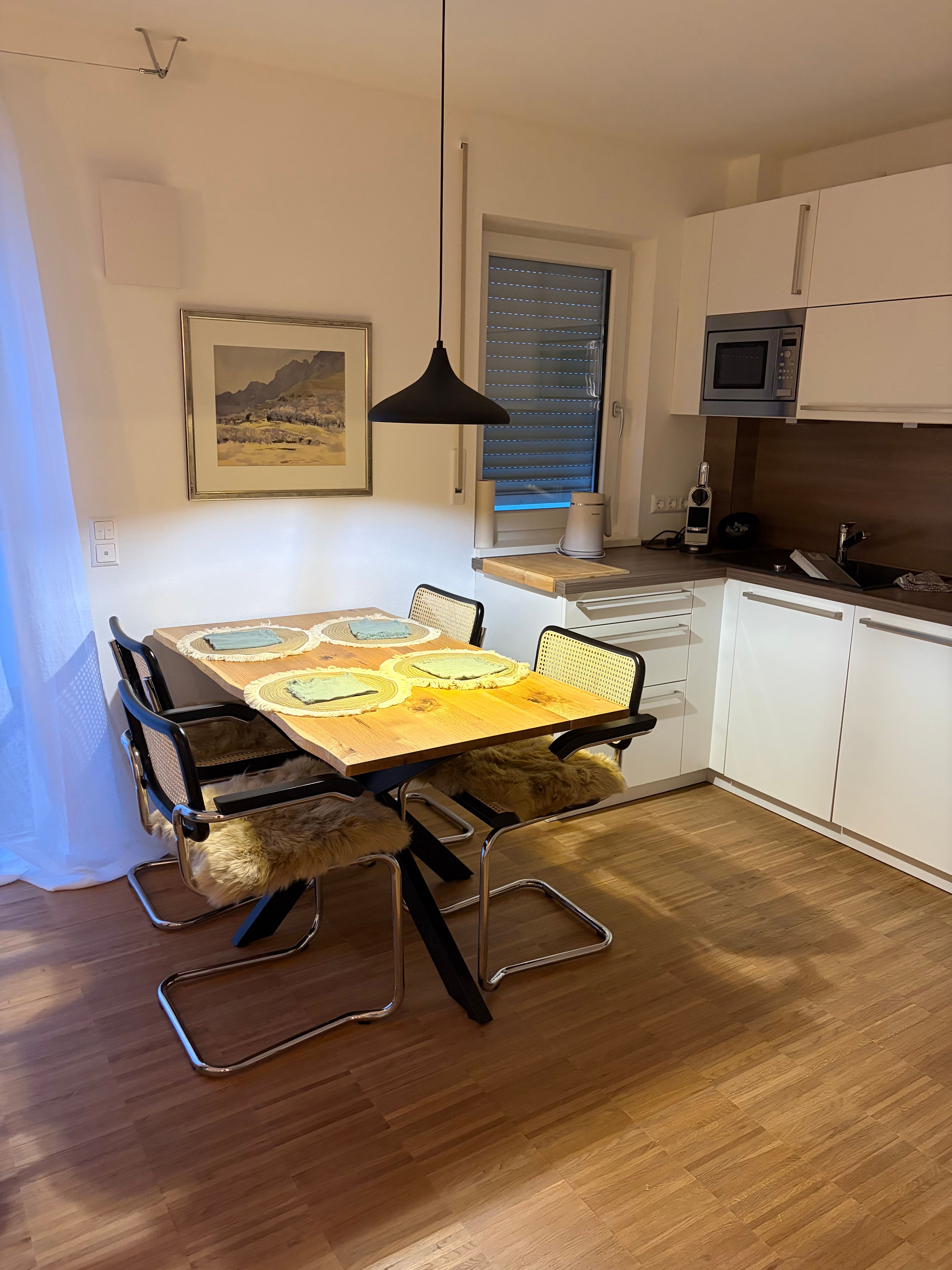 Downtown Apartment By The River - With Floor Heating & Parking - 16