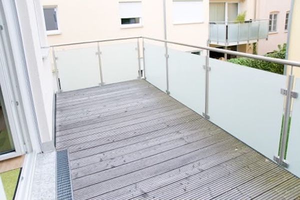 Downtown Apartment By The River - With Floor Heating & Parking - 14