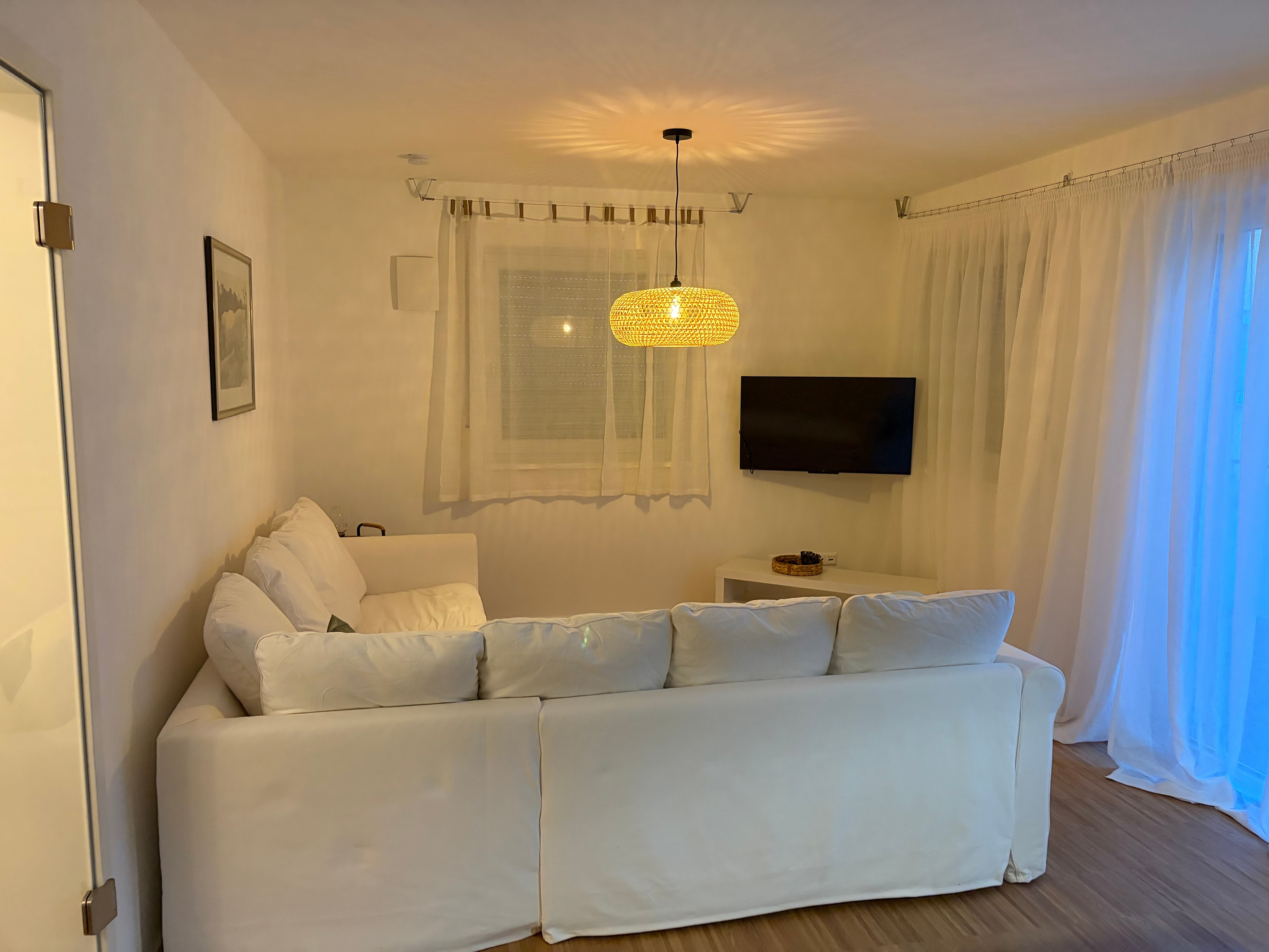 Downtown Apartment By The River - With Floor Heating & Parking - 26